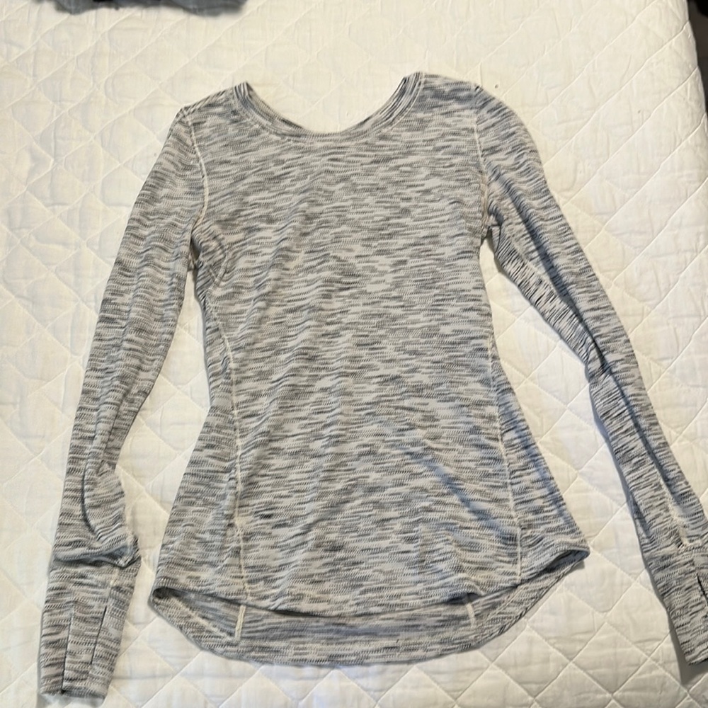 Lululemon running long sleeve